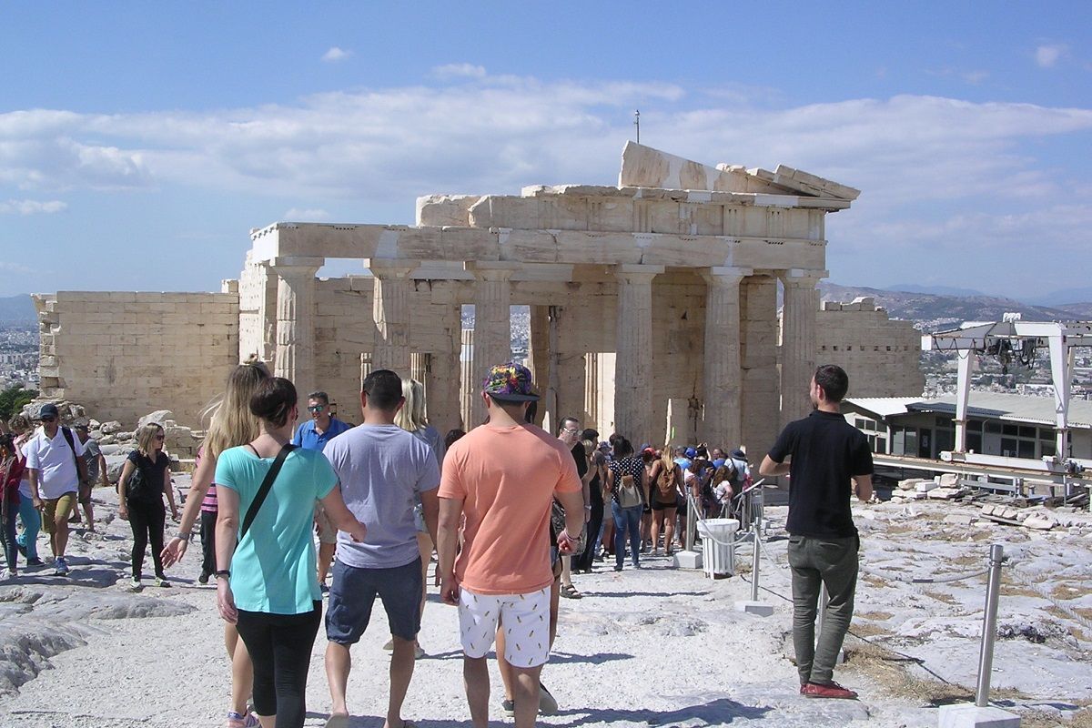 Role of technology in enhancing Greece's tourism experience