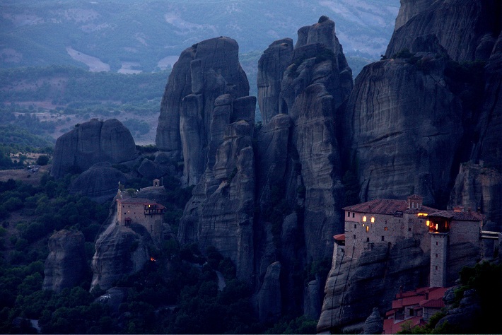 7. What do I need to know before visiting the monasteries in Meteora in March?