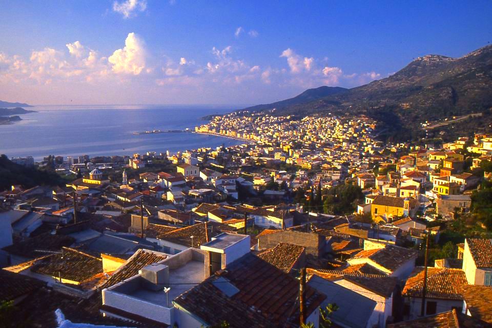 Experience Samos' Vibrant Nightlife